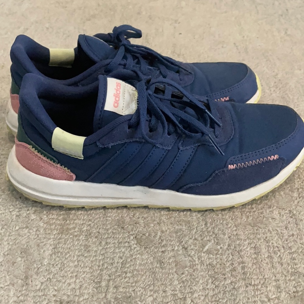 Adidas Retrorun sneakers